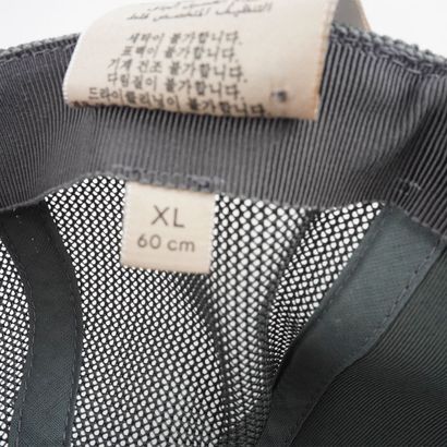 GUCCI
Casquette gris graphique monogrammée...