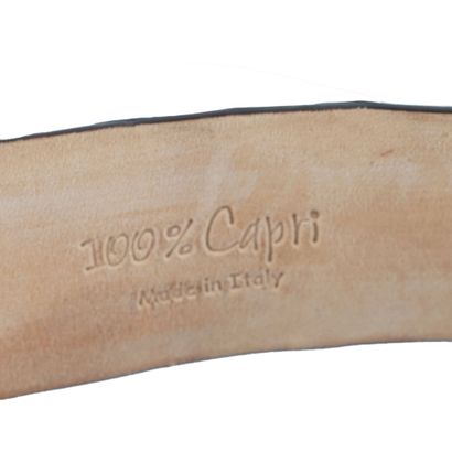 CEINTURE / BELT
Une ceinture en cuir de crocodile....