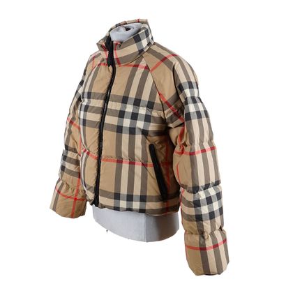 BURBERRY
Doudone courte
Taille S/P