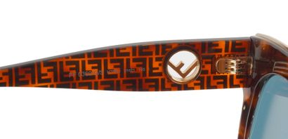 FENDI
Lunettes de soleil monogrammée avec...