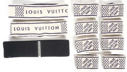 LOUIS VUITTON
Ensemble de bracelets et bandeaux...