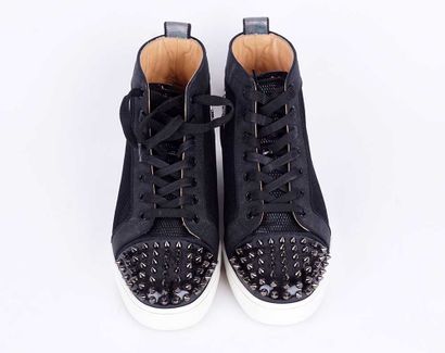 LOUBOUTIN
Baskets Louboutin en maille noire...