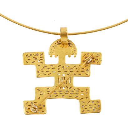 COLLIER 
Collier en plaqué or.