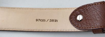 DILUCIO 
Ceinture en cuir d'autruche brune....