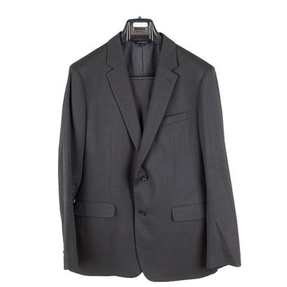 HENI, BANANA REPUBLIC, PAUL SMITH
- Heni,...