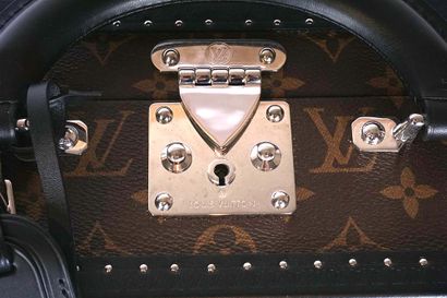 LOUIS VUITTON
Attaché case Louis Vuitton,...