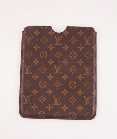 LOUIS VUITTON
Louis Vuitton case in Monogram...