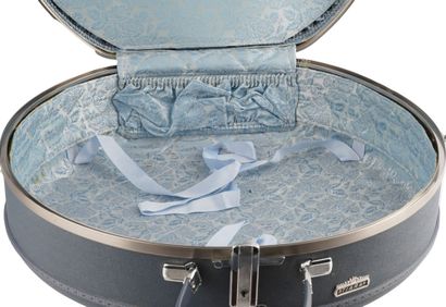 AMERICAN TOURISTER TIARA
Valise ronde bleue....