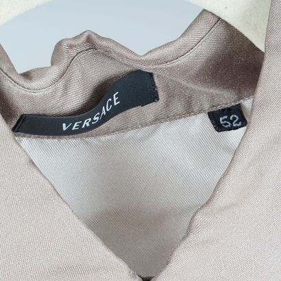 VERSACE
Chemise khaki avec motif bleu effet...