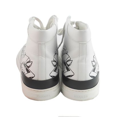 HERMÈS
Baskets Hermès District en cuir blanc...