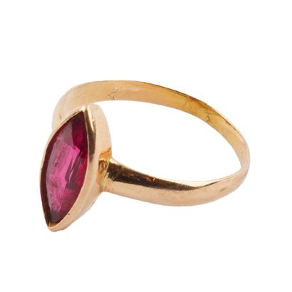 OR 18K / 18K GOLD
Bague en or jaune 18K sertie...