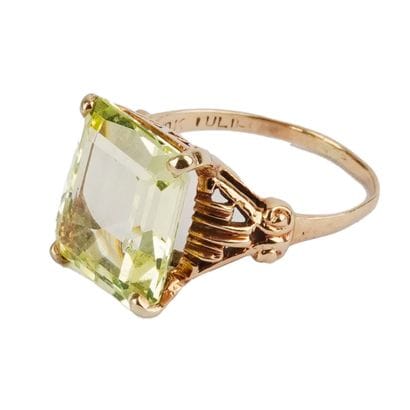 OR 10K / 10K GOLD
Bague en or 10K sertie...