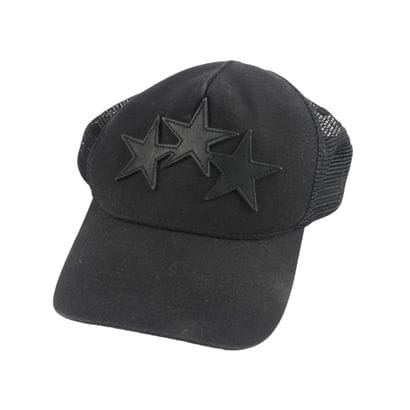 AMIRI
Casquette noire. Trois étoiles en cuir...