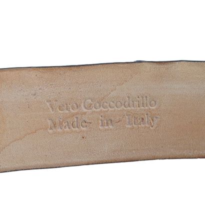CEINTURE / BELT
Une ceinture en cuir de crocodile....