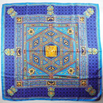 SOIE / SILK
Deux carré de marques Michaela...