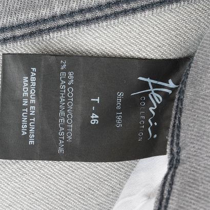 JEANS
Trois paires de Bermuda en denim
-...