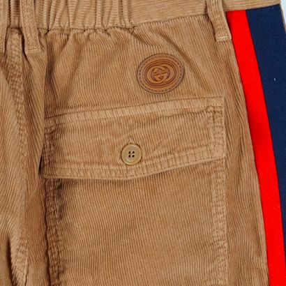GUCCI
Pantalon corduroy marron clair
Taille...