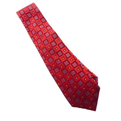 GUCCI
Cravate Gucci en soie rouge 100%.
Nous...