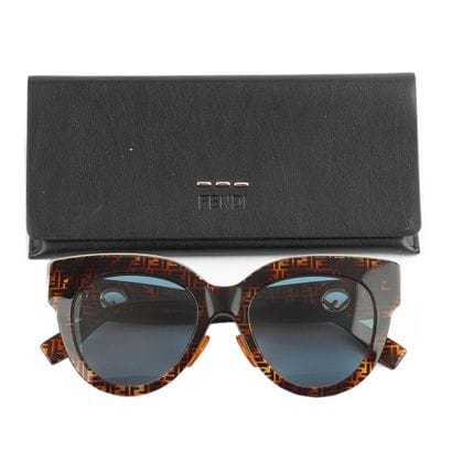 FENDI
Lunettes de soleil monogrammée avec...