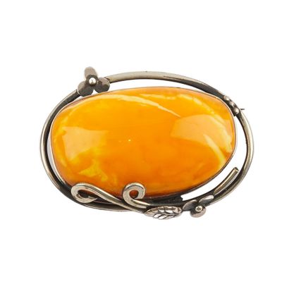 ARGENT, AMBRE / SILVER, AMBER
Broche en argent...