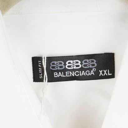 BALENCIAGA
Chemise blanche coupe ajustée...