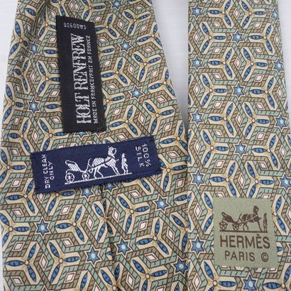 HERMÈS
Cravate Hermès en soie 100%