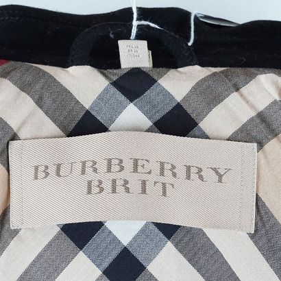 BURBERRY
Manteau Burberry en laine noir.
Taille:...