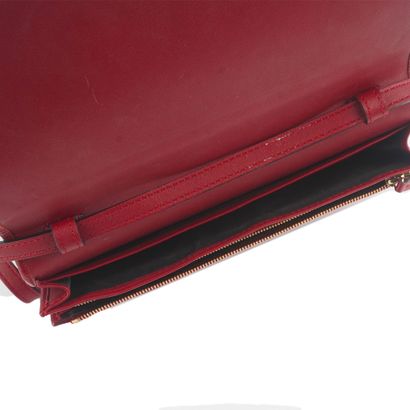GUCCI
Gucci Guccissima burgundy leather shoulder...