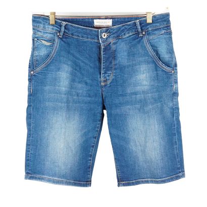 JEANS
Trois paires de Bermuda en denim
-...