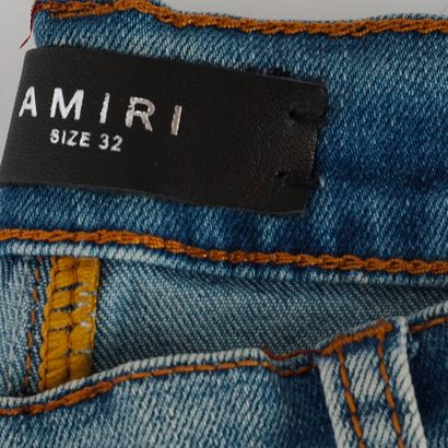 AMIRI
Jeans avec déchirures
Taille 32
Jeans...