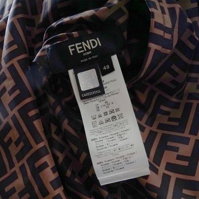 FENDI
Doudoune sans manches réversible beige...
