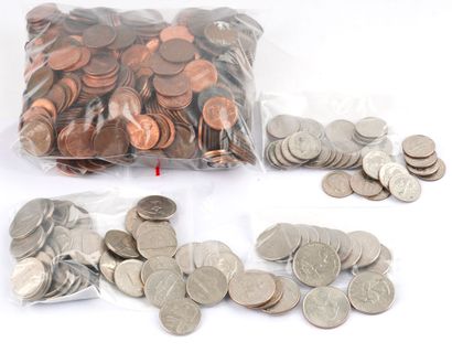 ÉTATS-UNIS
Lot de pièces de monnaies d'États...