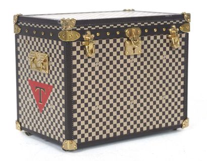 LOUIS VUITTON 
Malle à chapeaux miniature...