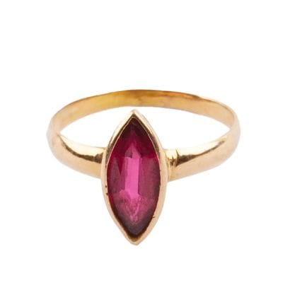 OR 18K / 18K GOLD
Bague en or jaune 18K sertie...
