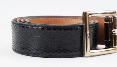 DOLCE GABBANA 
Ceinture en cuir noir écaillé....