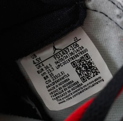 NIKE
Baskets Air Jordan 1 High OG édition...