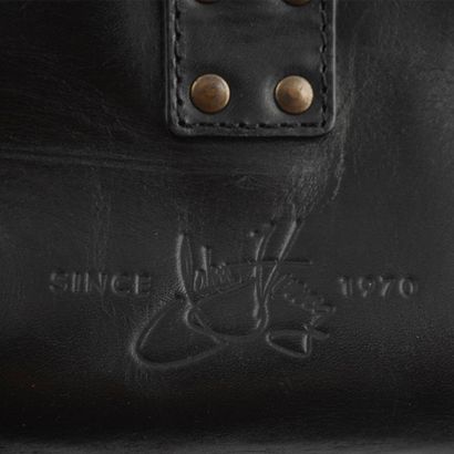 JOHN FLUEVOG
John Fluevog Anna bag in black...