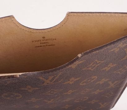 LOUIS VUITTON
Louis Vuitton case in Monogram...