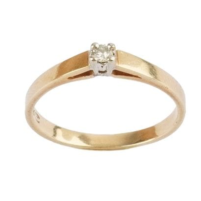 OR 10K / 10K GOLD
Bague en or jaune 10K sertie...