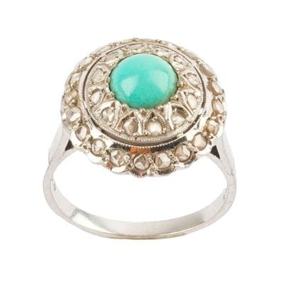 OR 10K / 10K GOLD
Bague en or blanc 10K sertie...