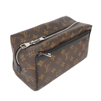 LOUIS VUITTON 
Toiletry Bag in Monogram canvas...