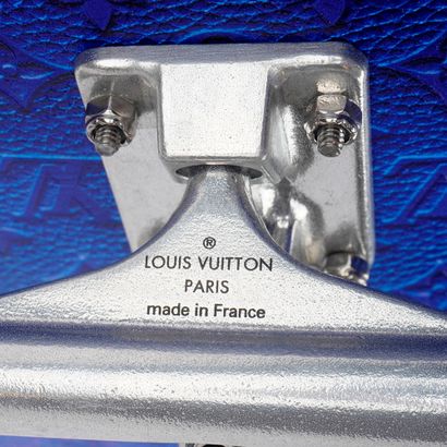 LOUIS VUITTON SKATEBOARD
Louis Vuitton Multicolor...