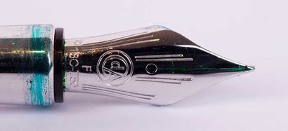 CARAN D'ACHE “VARIUS RUBRACER” FOUNTAIN PEN
Caran...