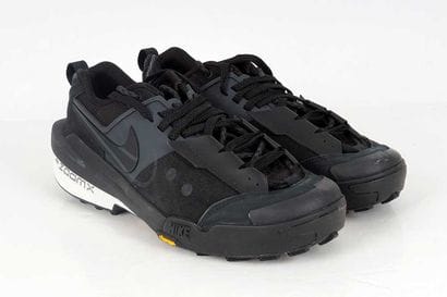 NIKE X ZEGAMADOME X SACAI
Black mesh sneakers...