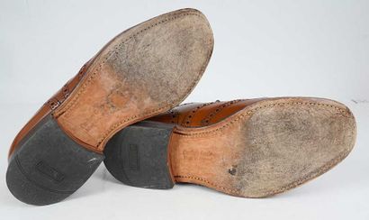 CHURCH'S
Burwood brogues in brown leather....
