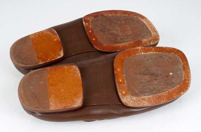 DRIES VAN NOTEN
Chocolate-colored padded...