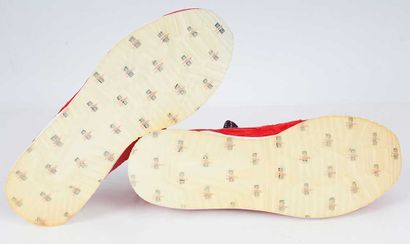 ASICS X KITH X MONCLER
Red suede Gel Lyte...