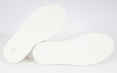 VERSACE
Medusa Low sneakers in white leather...