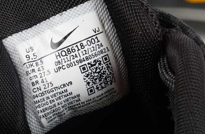 NIKE X ZEGAMADOME X SACAI
Black mesh sneakers...