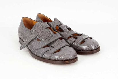 RALPH LAUREN
Stacy Adams Calandro City sandals...